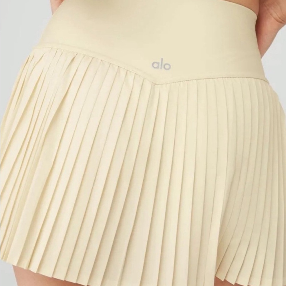 ALO Grand Slam Pleated Tennis Skirt Yoga in butter yellow xxs - Picture 10 of 12